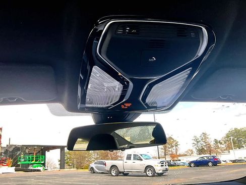 Used 2024 BMW 840i xDrive Coupe w/ Driving Assistance Package image 39