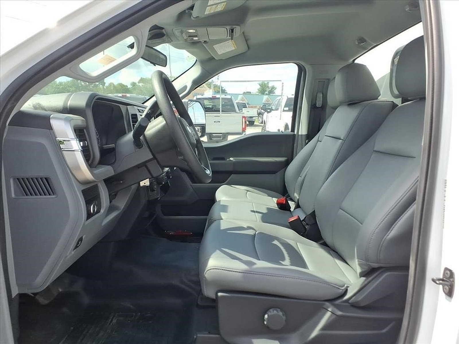 New 2024 Ford F550 4x4 Regular Cab Super Duty image 12