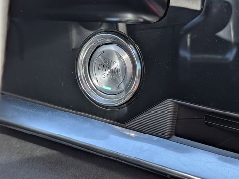 Used 2021 Chevrolet Corvette Stingray w/ Z51 Performance Package image 35