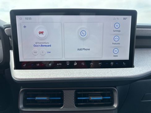 New 2025 Ford Maverick XLT w/ XLT Luxury Package image 9