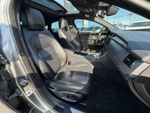 Used 2018 Jaguar XF R-Sport AWD/4WD image 14