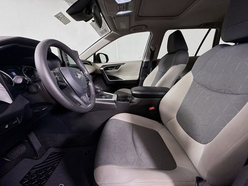 Certified 2021 Toyota RAV4 XLE w/ Convenience Package AWD/4WD image 20