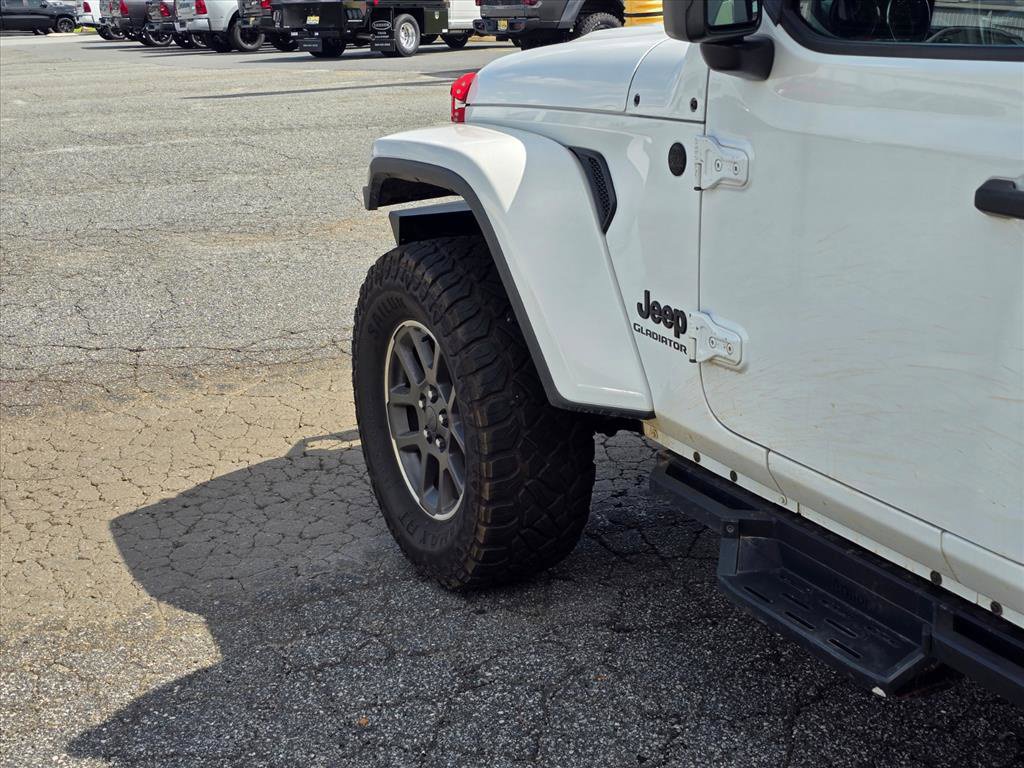 Used 2020 Jeep Gladiator Sport AWD/4WD image 19