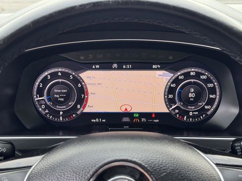 Used 2018 Volkswagen Tiguan SEL Premium w/ 3rd Row Seat Package AWD/4WD image 24
