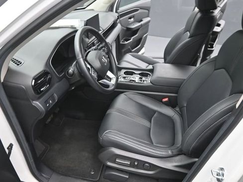 Used 2025 Honda Pilot EX-L image 9