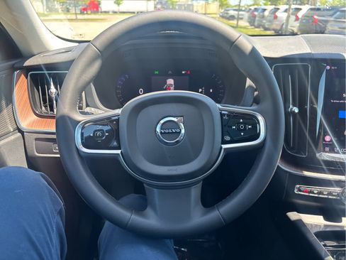 Used 2023 Volvo XC60 B5 Plus AWD/4WD image 14