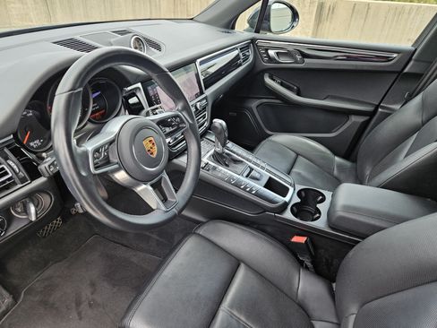 Certified 2021 Porsche Macan AWD/4WD image 4
