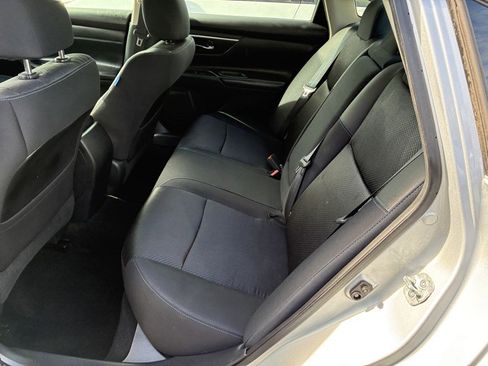 Used 2016 Nissan Altima 2.5 SR w/ LED Appearance Package image 15