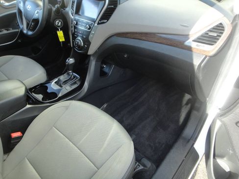 Used 2017 Hyundai Santa Fe Sport AWD/4WD image 13