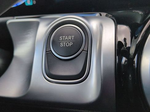 Used 2024 Mercedes-Benz EQB 300 4MATIC image 19