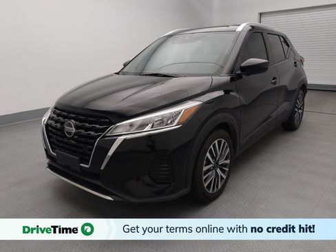 Used 2021 Nissan Kicks SV image 1