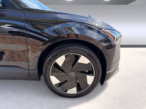 Certified 2025 Volvo EX30 Plus w/ Climate Package image 12