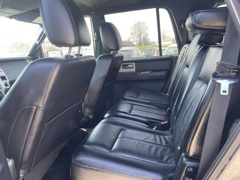 Used 2015 Ford Expedition XLT w/ Equipment Group 201A AWD/4WD image 9