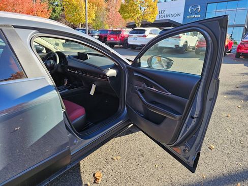 New 2025 MAZDA CX-30 AWD 2.5 S w/ Preferred Package image 28