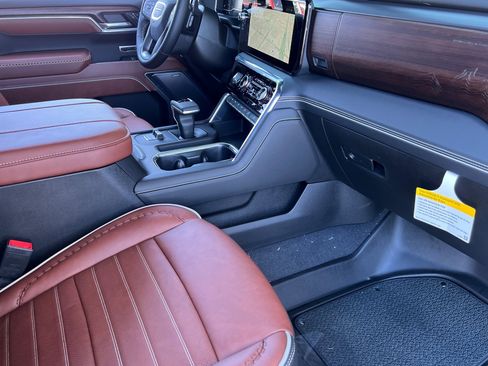 Used 2025 GMC Sierra 1500 Denali Ultimate image 15