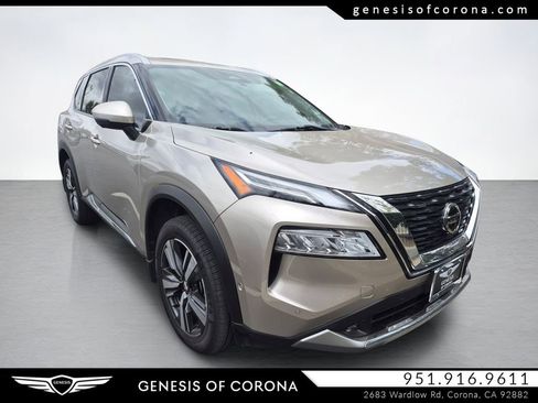 Used 2021 Nissan Rogue Platinum FWD image 1