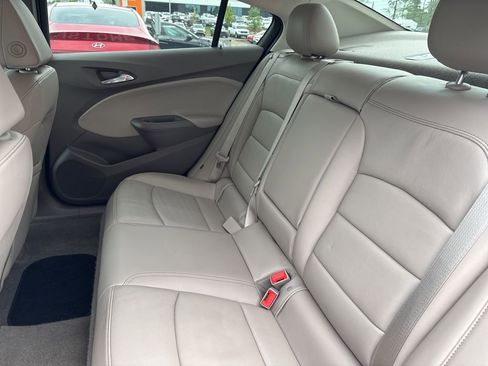 Used 2017 Chevrolet Cruze Premier FWD image 16