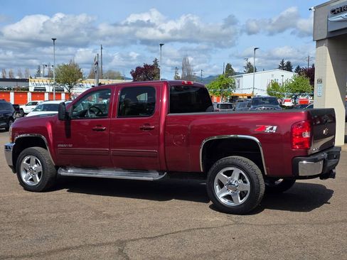 Used 2014 Chevrolet Silverado 2500 LTZ w/ LTZ Plus Package image 31