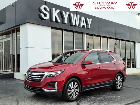 Used 2024 Chevrolet Equinox Premier FWD image 1