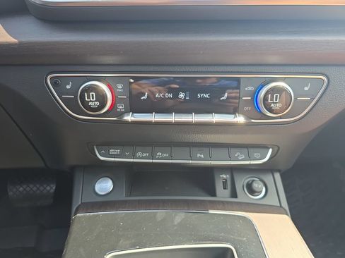 Used 2023 Audi Q5 2.0T Premium w/ Convenience Package AWD/4WD image 22
