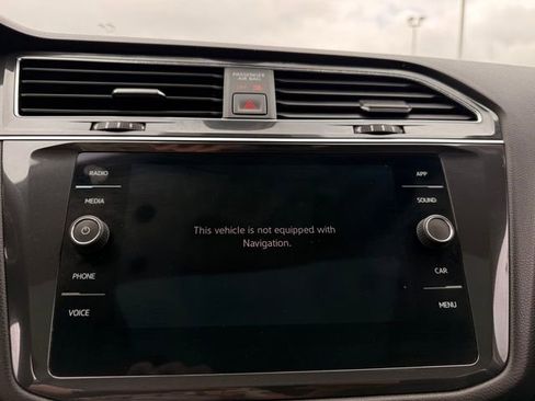 Used 2022 Volkswagen Tiguan SE w/ Panoramic Sunroof Package AWD/4WD image 22