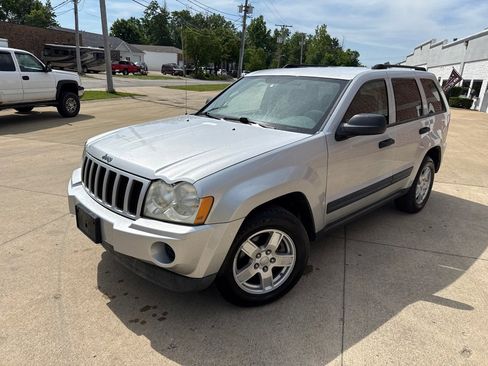 Used 2006 Jeep Grand Cherokee Laredo AWD/4WD image 1
