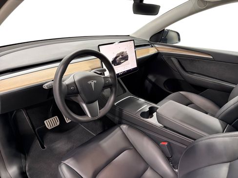 Certified 2023 Tesla Model Y Performance AWD/4WD image 9