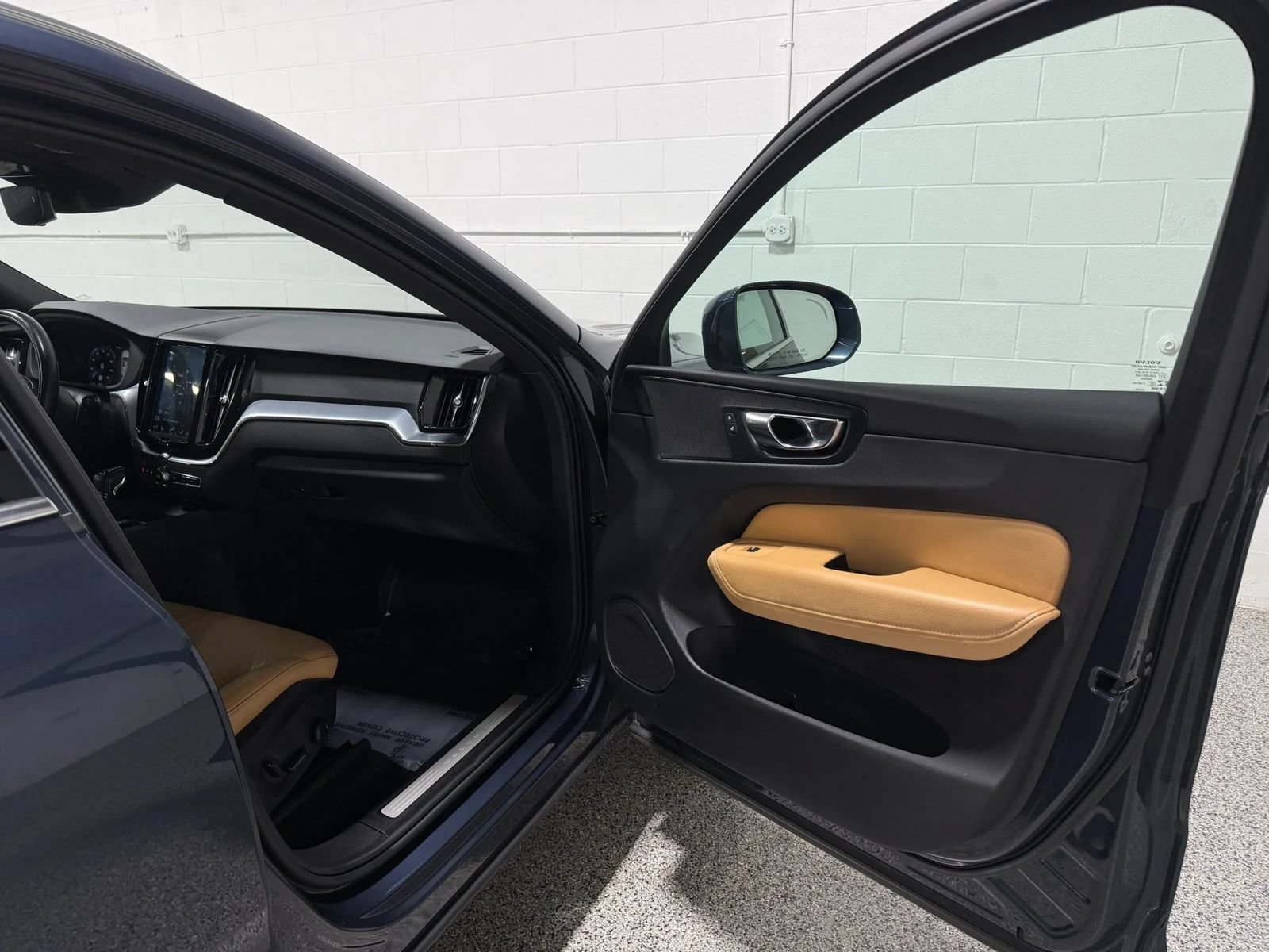 Used 2020 Volvo XC60 T5 Momentum AWD/4WD image 80