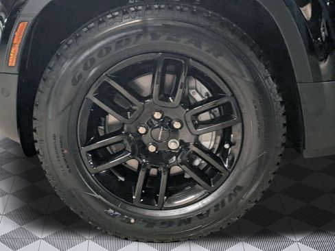 New 2026 Land Rover Defender 110 S AWD/4WD image 9