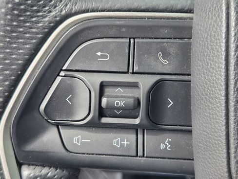 Used 2025 Toyota Tacoma TRD Off-Road AWD/4WD image 24