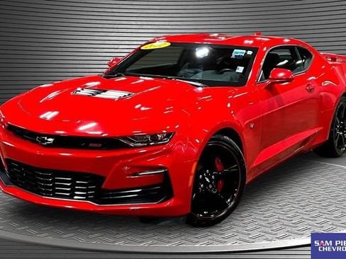 Used 2022 Chevrolet Camaro SS RWD image 1