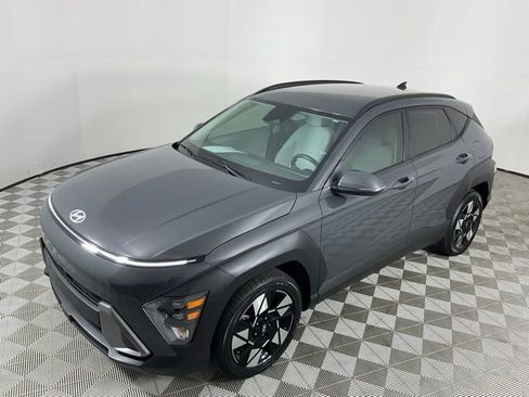Used 2024 Hyundai Kona SEL FWD image 2