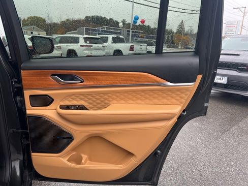 Certified 2023 Jeep Grand Cherokee L Summit image 12
