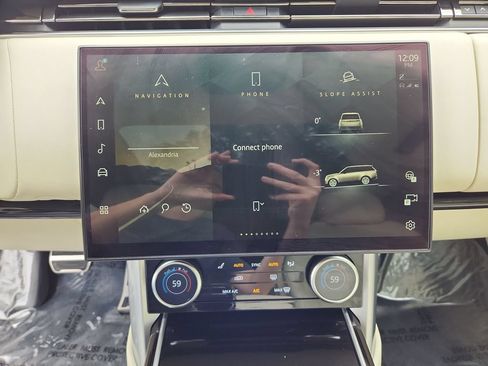 Used 2023 Land Rover Range Rover SE AWD/4WD image 17