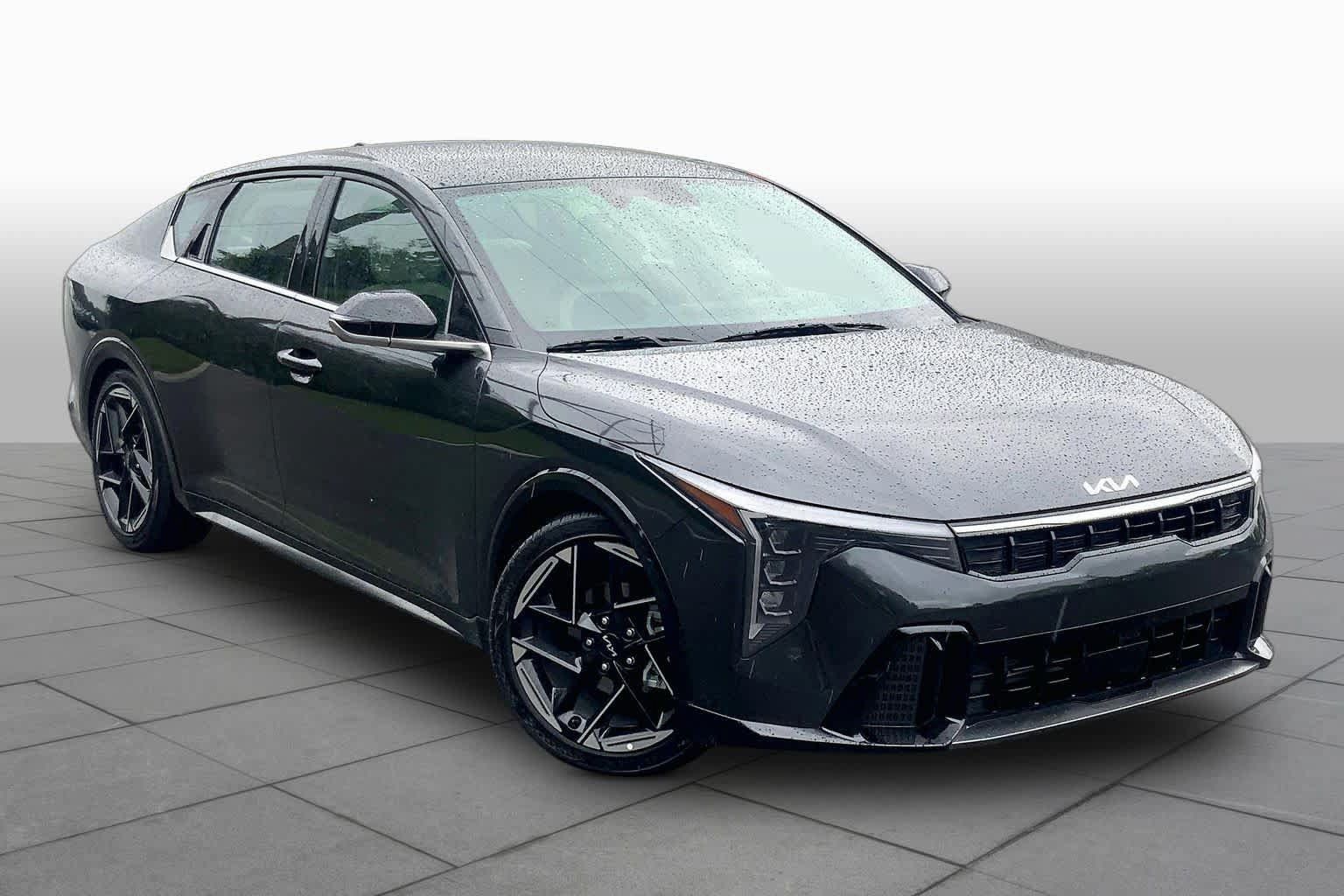 Certified 2025 Kia K4 GT-Line w/ GT-Line Premium Package FWD image 3