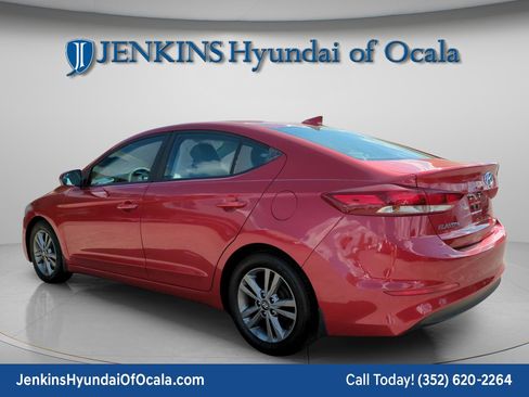 Used 2017 Hyundai Elantra SE image 5