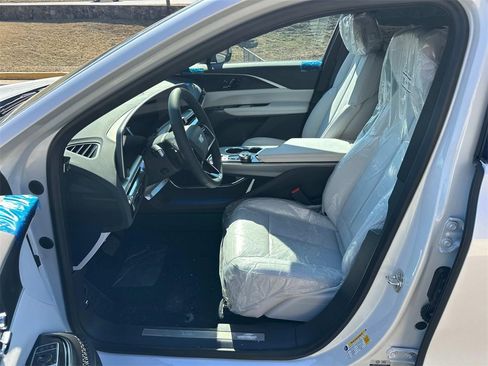 New 2025 Cadillac Lyriq Luxury image 8