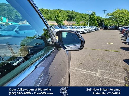Used 2024 Volkswagen Atlas SEL AWD/4WD image 36