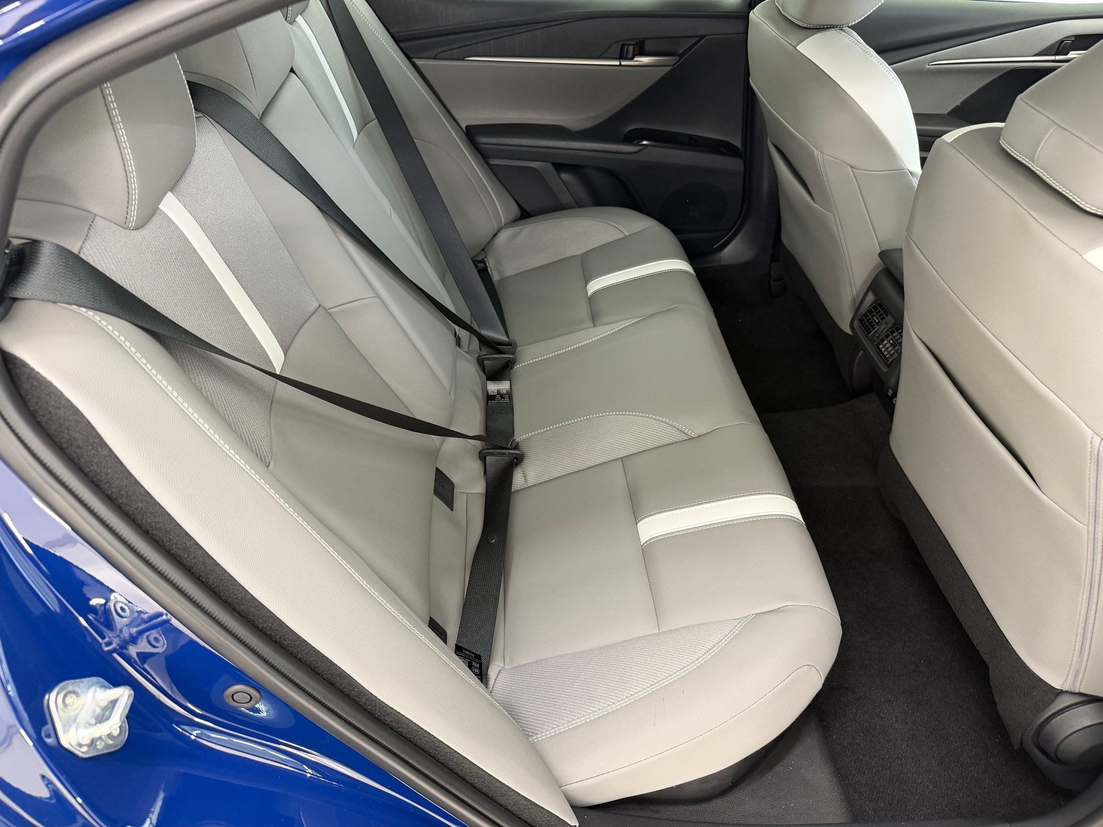 Used 2026 Toyota Camry SE w/ Convenience Package FWD image 29