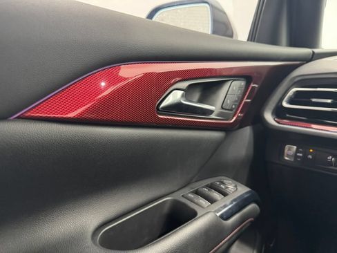 Used 2025 Chevrolet Traverse RS w/ LPO, Floor Liner Package FWD image 38
