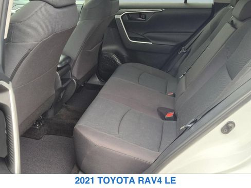 Used 2021 Toyota RAV4 LE w/ Carpet Mat Package (TMS) AWD/4WD image 15
