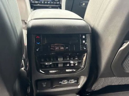 Certified 2024 Jeep Grand Cherokee L Overland w/ Luxury Tech Group IV image 10