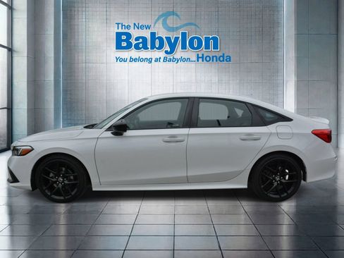 Used 2023 Honda Civic Sport image 2
