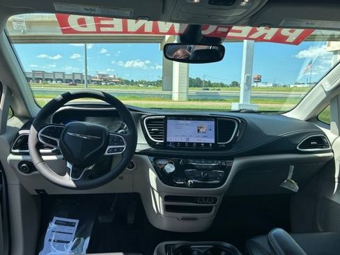 Used 2023 Chrysler Pacifica Touring-L w/ Road Tripper Package AWD/4WD image 36