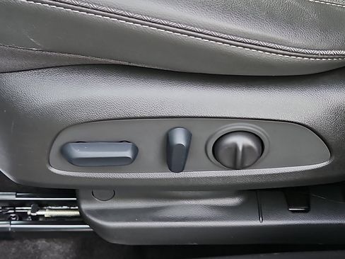 Certified 2023 Buick Encore GX Preferred w/ Cold Weather Comfort Package FWD image 26