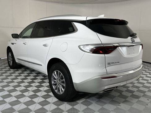 Used 2024 Buick Enclave Premium AWD/4WD image 6