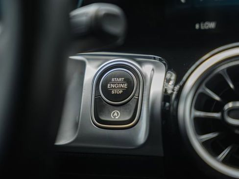 Used 2022 Mercedes-Benz GLB 250 4MATIC w/ Premium Package Lite image 28