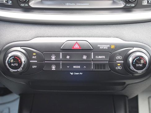 Used 2018 Kia Sorento FWD image 23