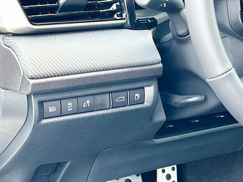 New 2025 Toyota Camry SE w/ Convenience Package FWD image 11