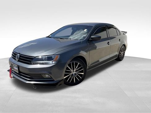 Used 2016 Volkswagen Jetta Sport FWD image 1